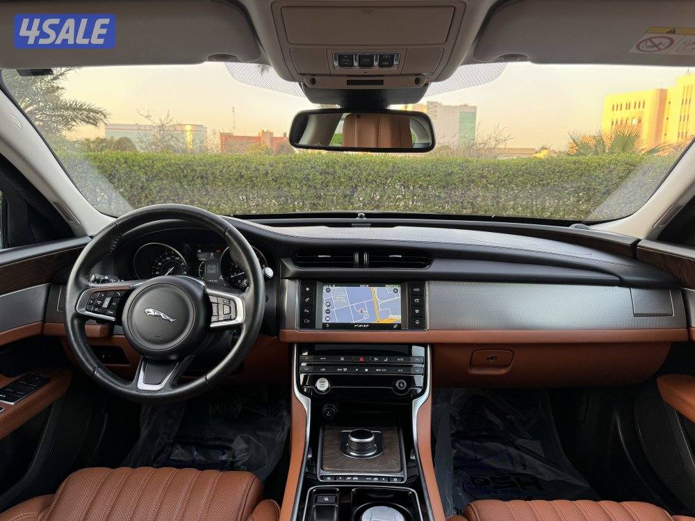 جاكوار XF 2.5t موديل 2018 صبغ الوكاله بحاله نادره9