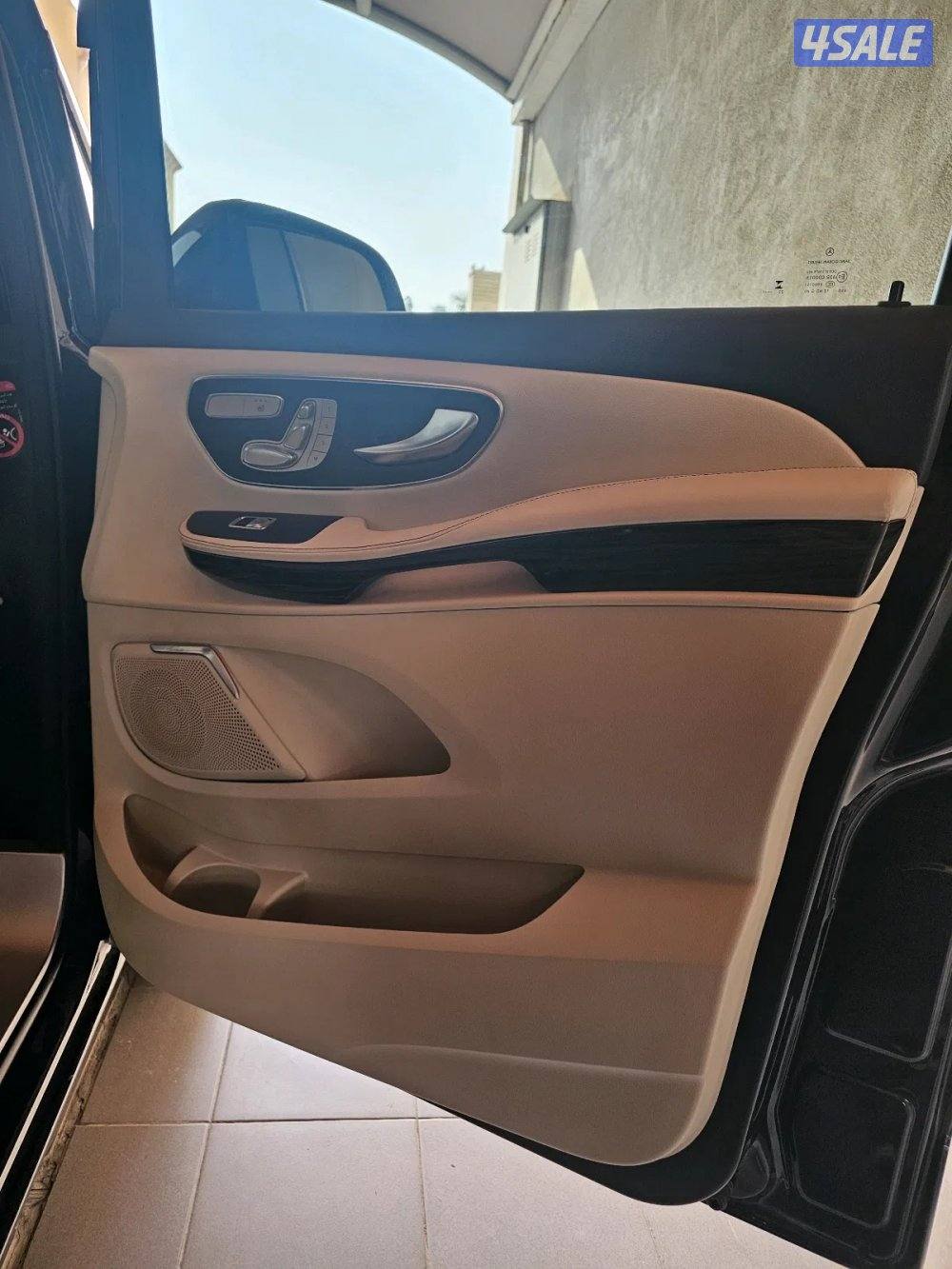 Mercedes benz v25011