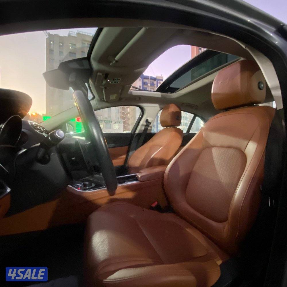 بيع🔺شراء🔺تثمين

للبيع جاكور Xe
موديل 2018 
عداد 63 الف 

فل اوبشن :7