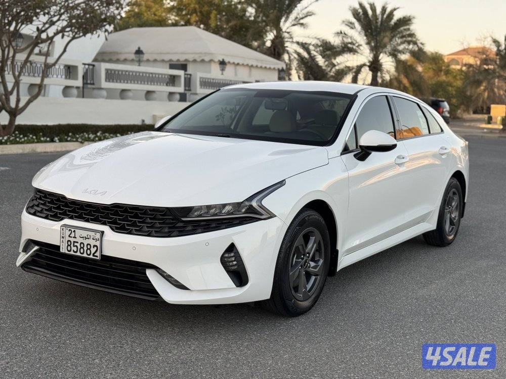 كيا K5 عداد ٩٠ الف0