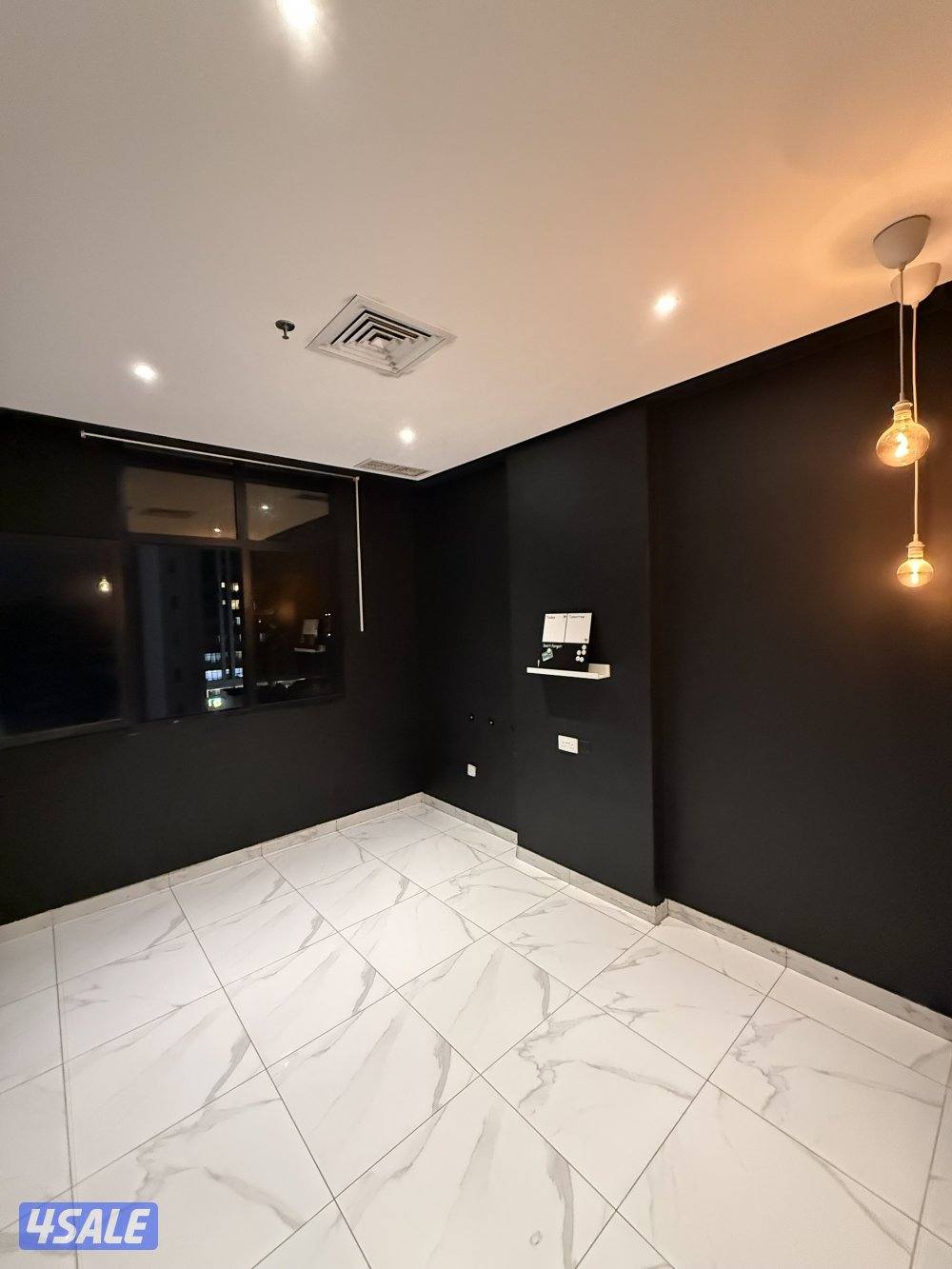 شقه ٣غرف وصاله وحمامين ومطبخ بها غرفه ماستر1