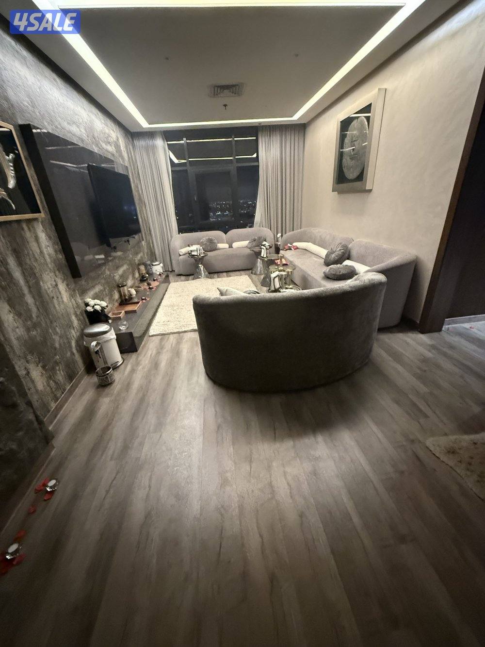 شقه ٣غرف وصاله وحمامين ومطبخ بها غرفه ماستر12