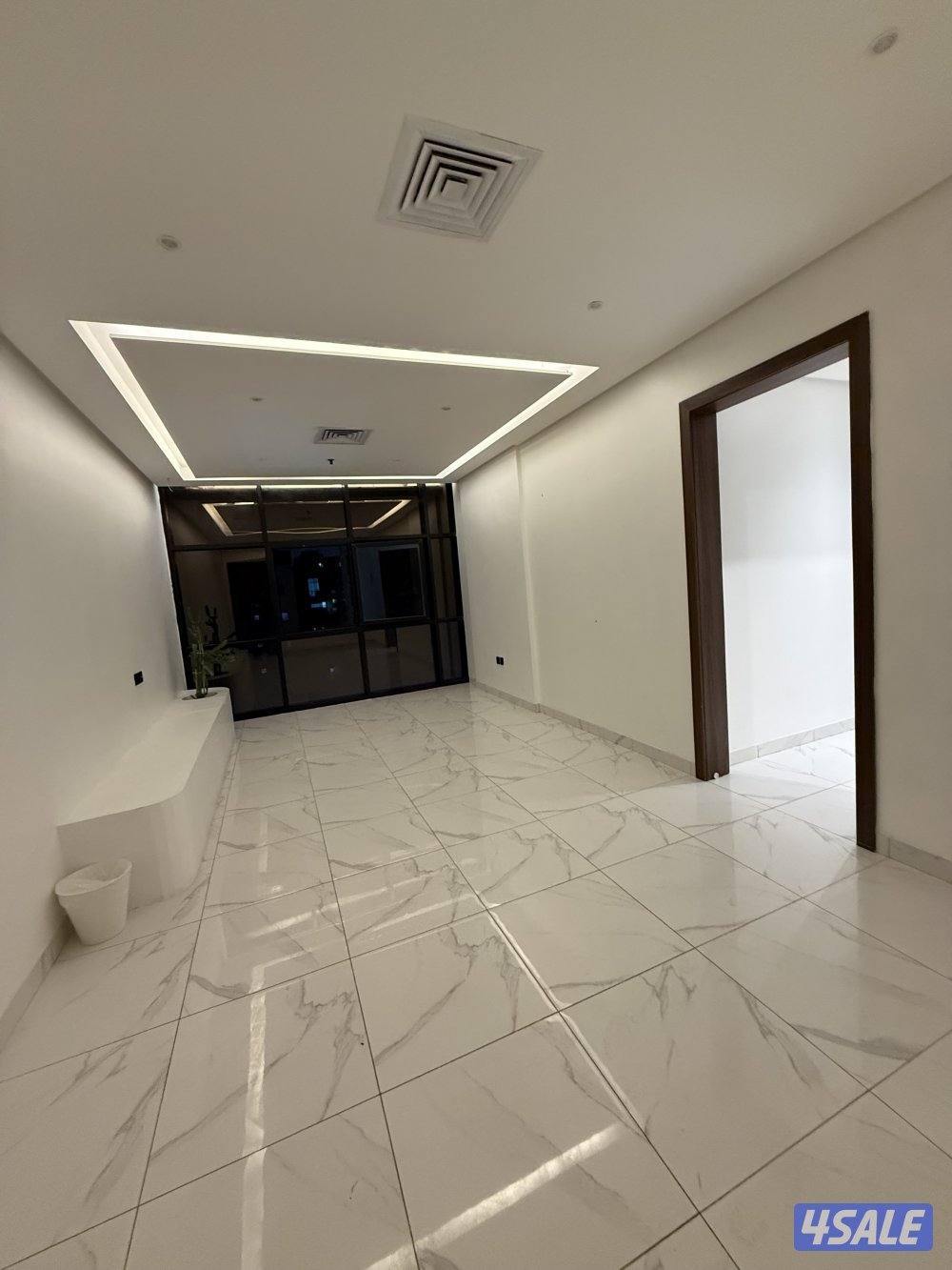 شقه ٣غرف وصاله وحمامين ومطبخ بها غرفه ماستر13