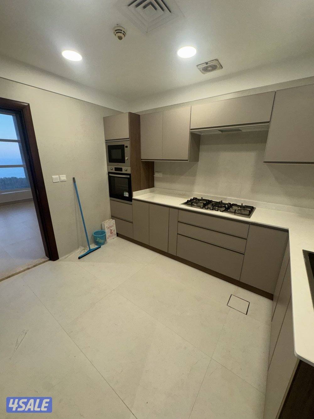 لإيجار شقه اطلاله بحريه كاملة دوبلكس مساحه 230متر1