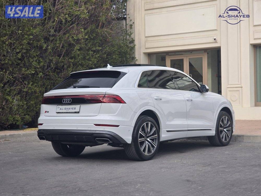 أودي Q8 2025 عداد 7000 شبه أصـفـار بحالة الوكالة4