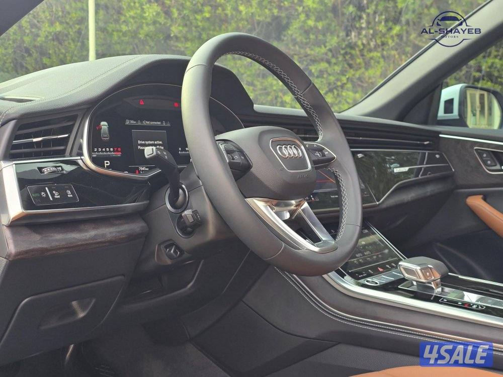 أودي Q8 2025 عداد 7000 شبه أصـفـار بحالة الوكالة11