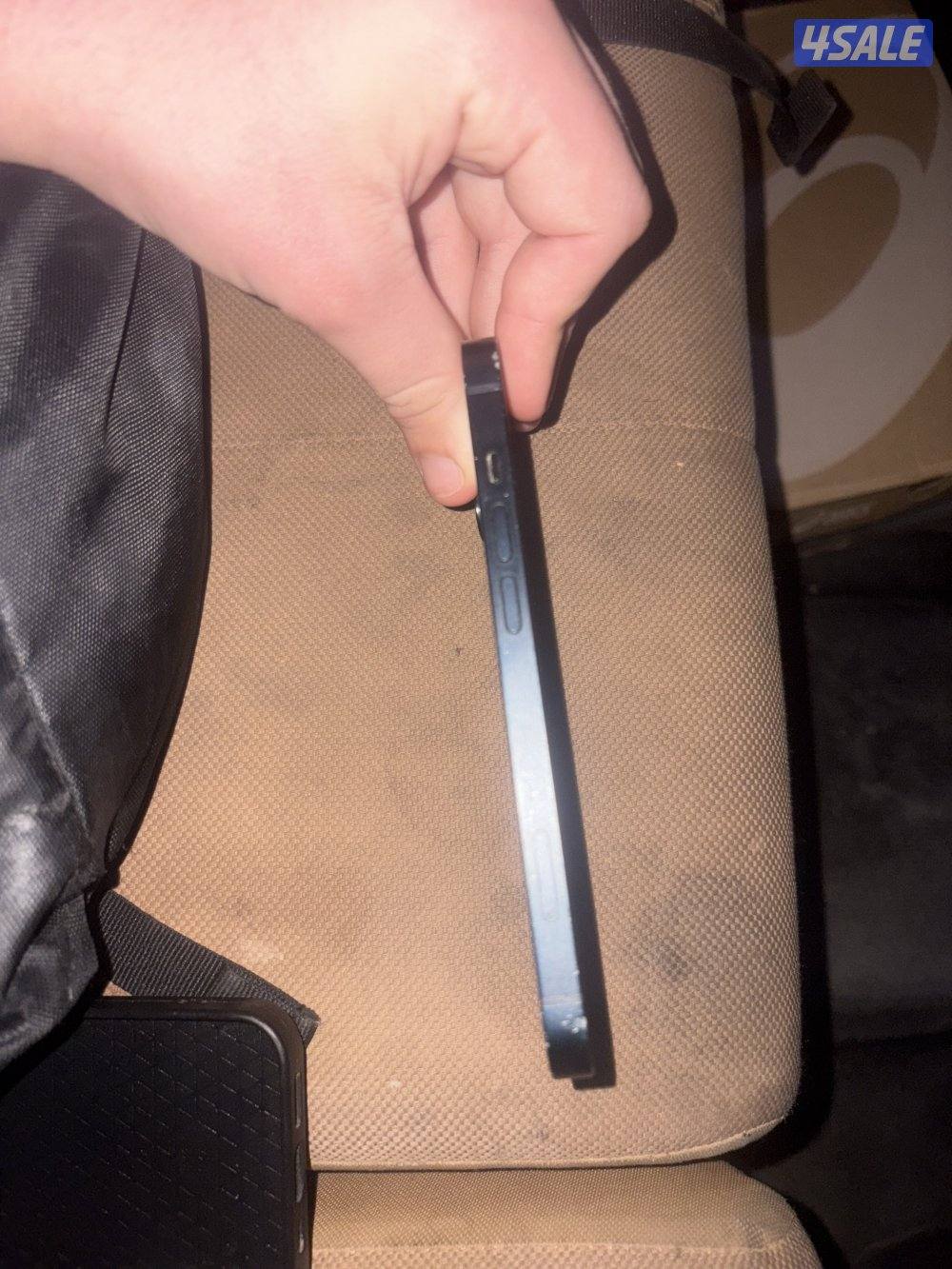 IPhone 14 | dark blue | 128 gigs | in good condition |4