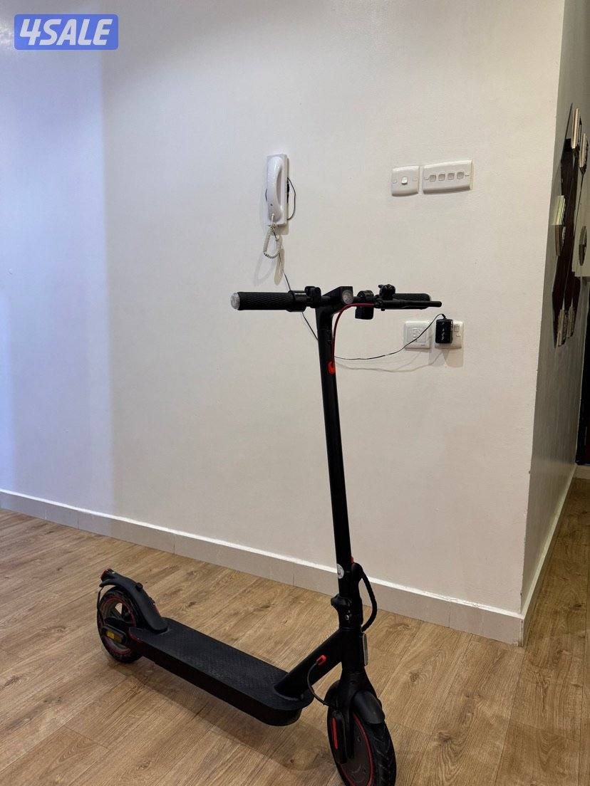اسكوتر للبيع بحاله ممتازه 🛴  سريع و مريح و مناسب للمشاوير0