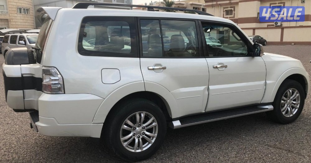 ميتسوبيشي باجيرو GLS صبغ الوكالة بالكامل الماكينة الكبيرة - فتحه وشاشة2