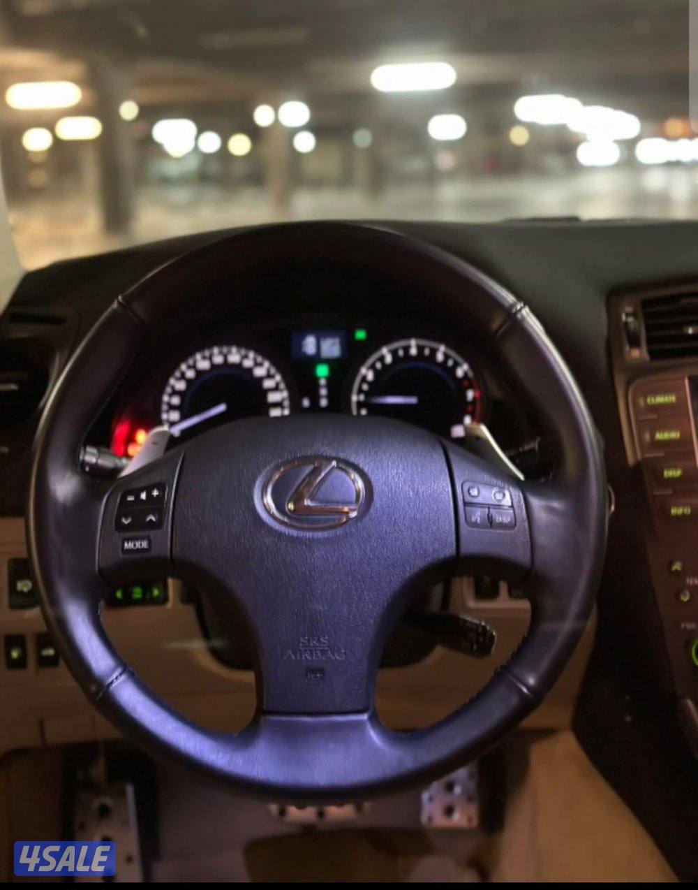 لكزس is300 بيع فقط لا ارغب بالبدل / رنقات 2016 / ليتات امامي20165