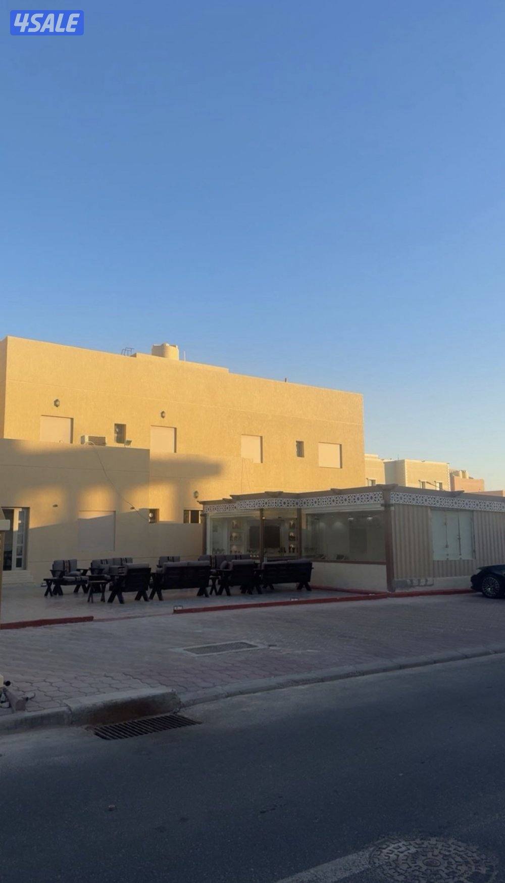 للبيع بيت زاويه بصباح الأحمد قطاع C1