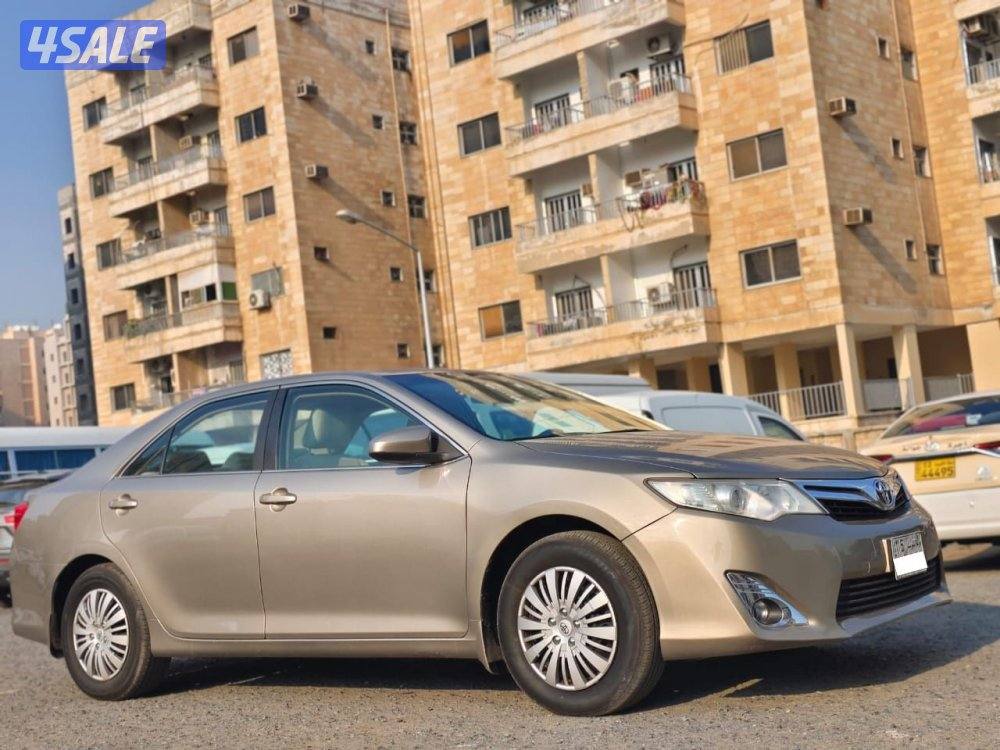 Toyota Camry 2015, 201000 KM Driven. Excellent Condition1