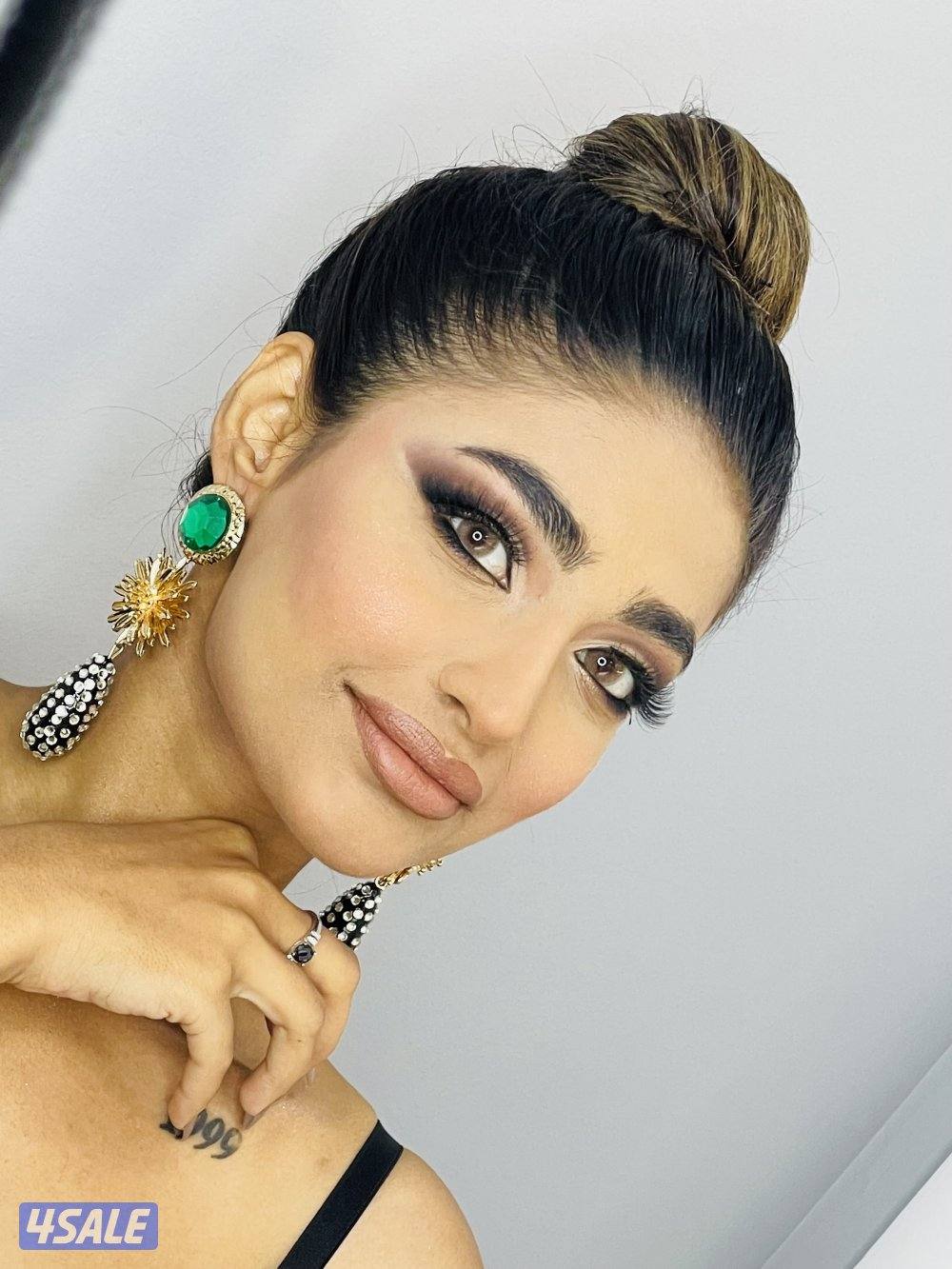 Im makeup artist searching for work and also know lifting for eyebrows13