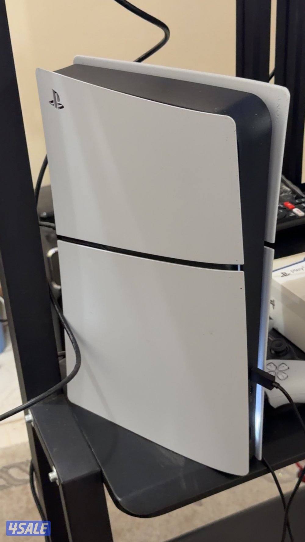 للبيع بلاستيشن PlayStation 5 Slim جديد ونظيف جداً بحاليتها الجديده2