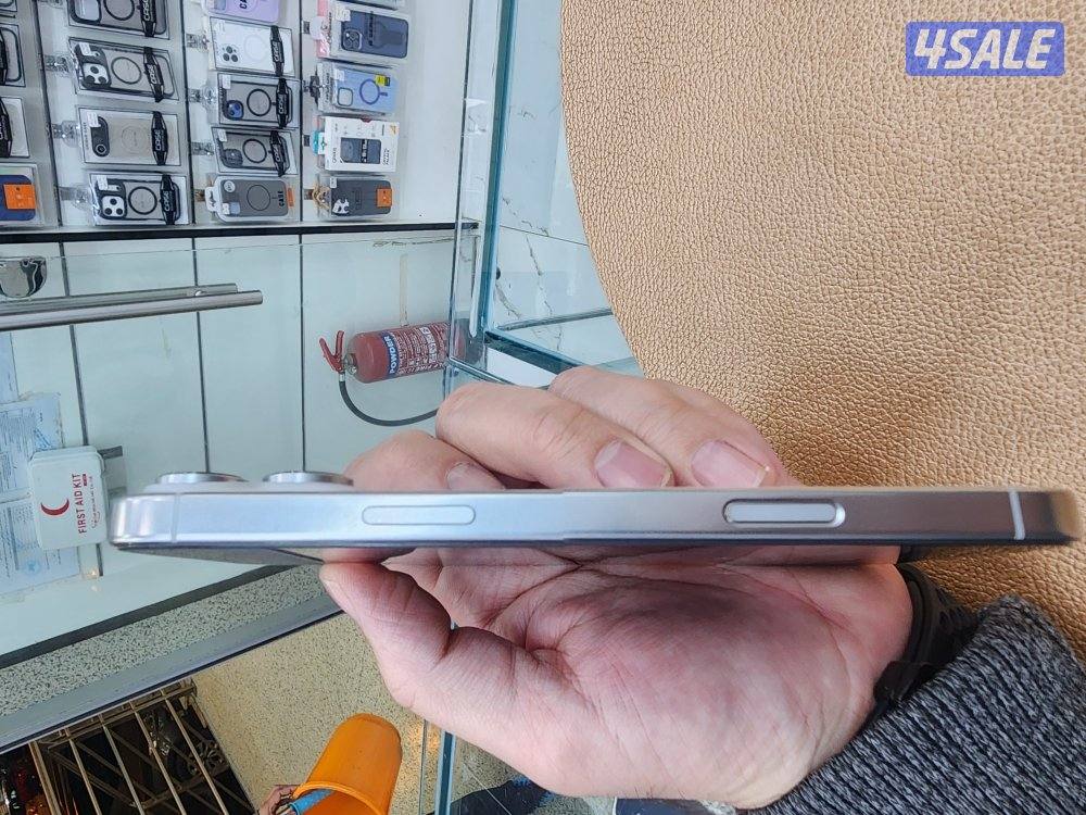 iphone 16 promax 256gb white 100%battery 6month warranty.4