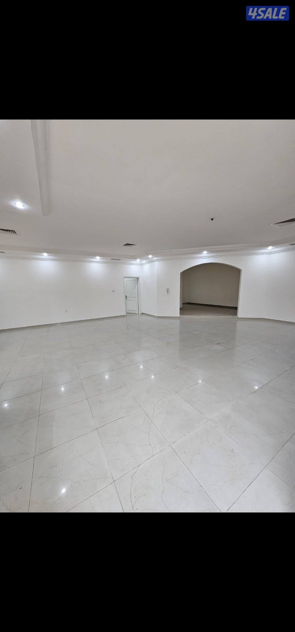 للإيجار فيلا بالعقيلة8