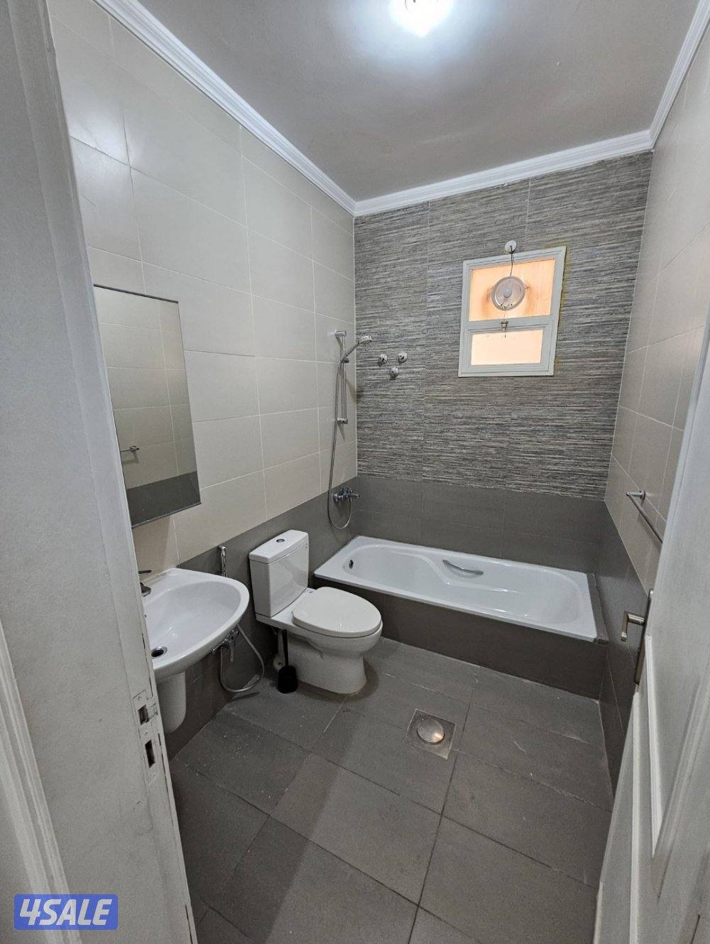 للإيجار فيلا بالعقيلة9