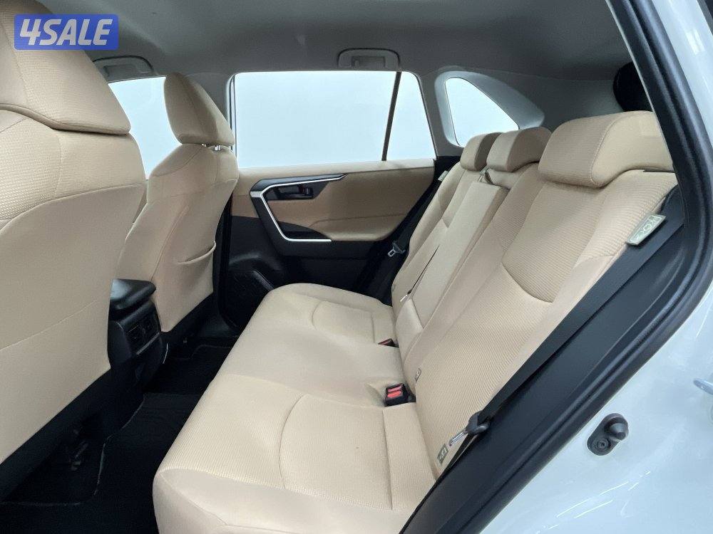 TOYOTA RAV401 4X2 STANDARD OPTION3
