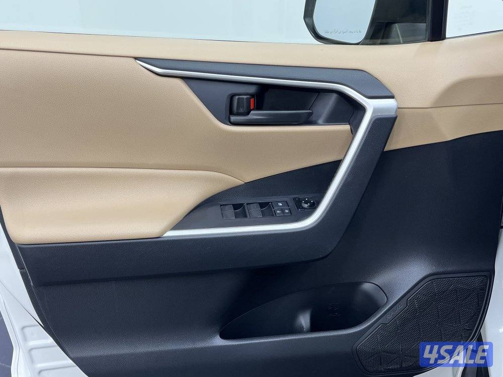 TOYOTA RAV401 4X2 STANDARD OPTION10