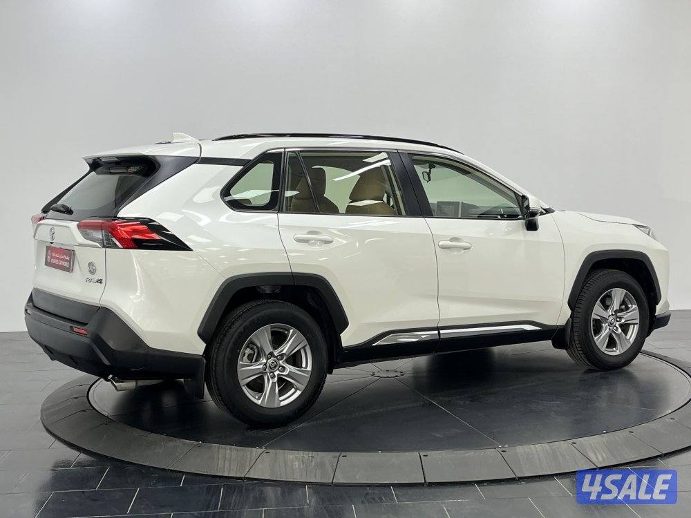 TOYOTA RAV401 4X2 STANDARD OPTION14