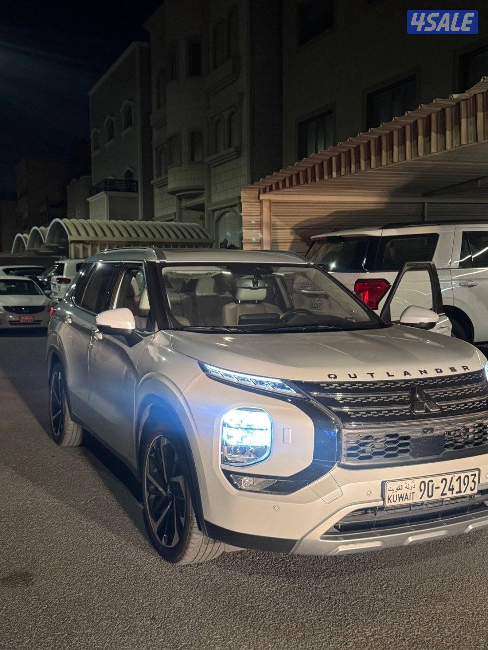 اوتلاندر كامل الموصفات بدي وكاله داخليه نضيفه السياره جديده وشرط الفحص0