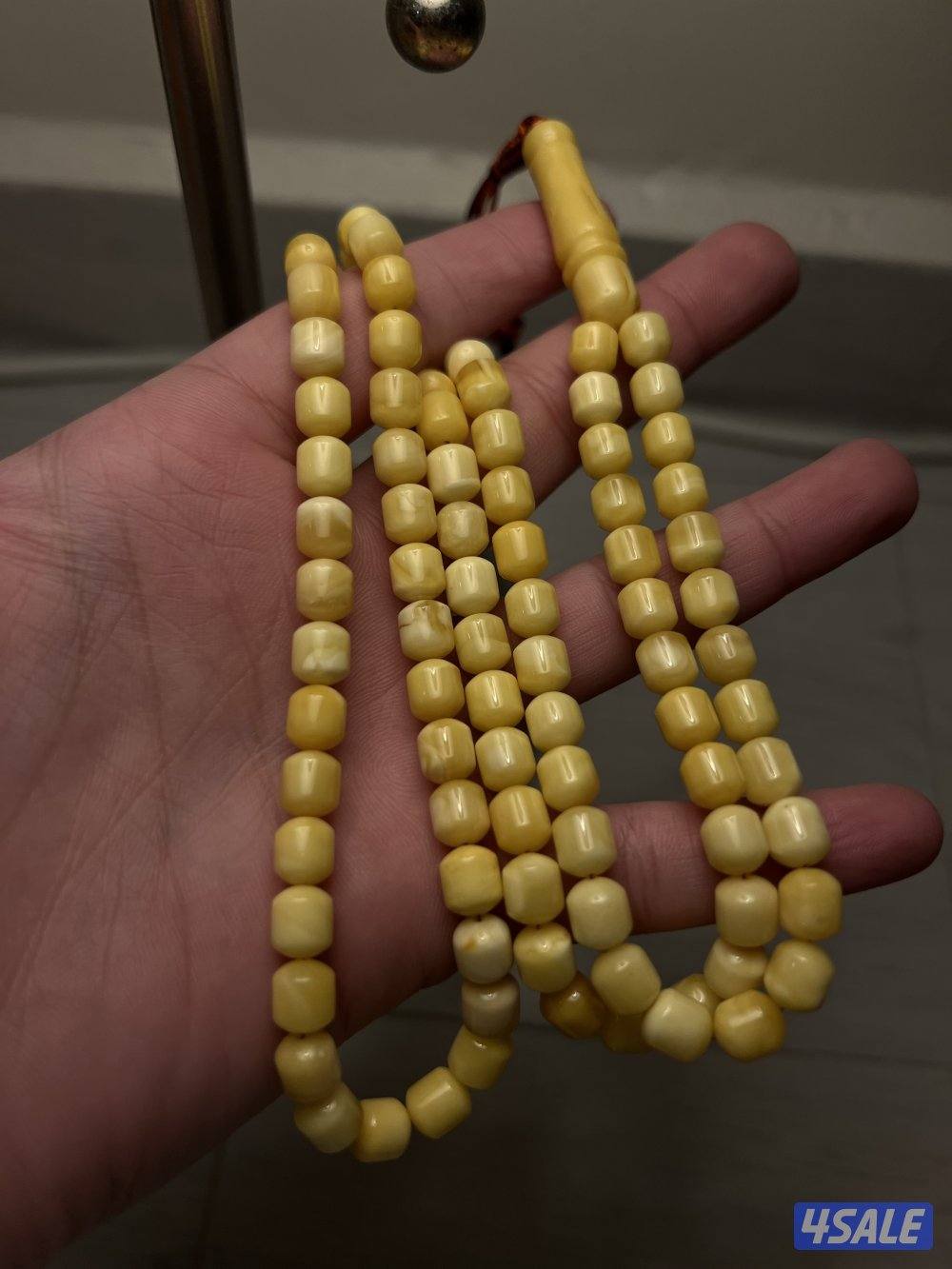 مسباح كهرب خامه صعب تلقاها الحين وعينك ميزانك الشاهد بروحه يسولف 📿🤍4