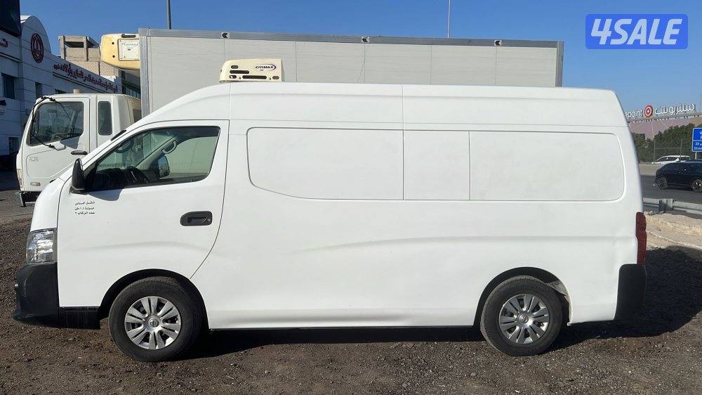 باص سقف عالي موديل2022 _ثلاجه عداد١٤٠ الف3