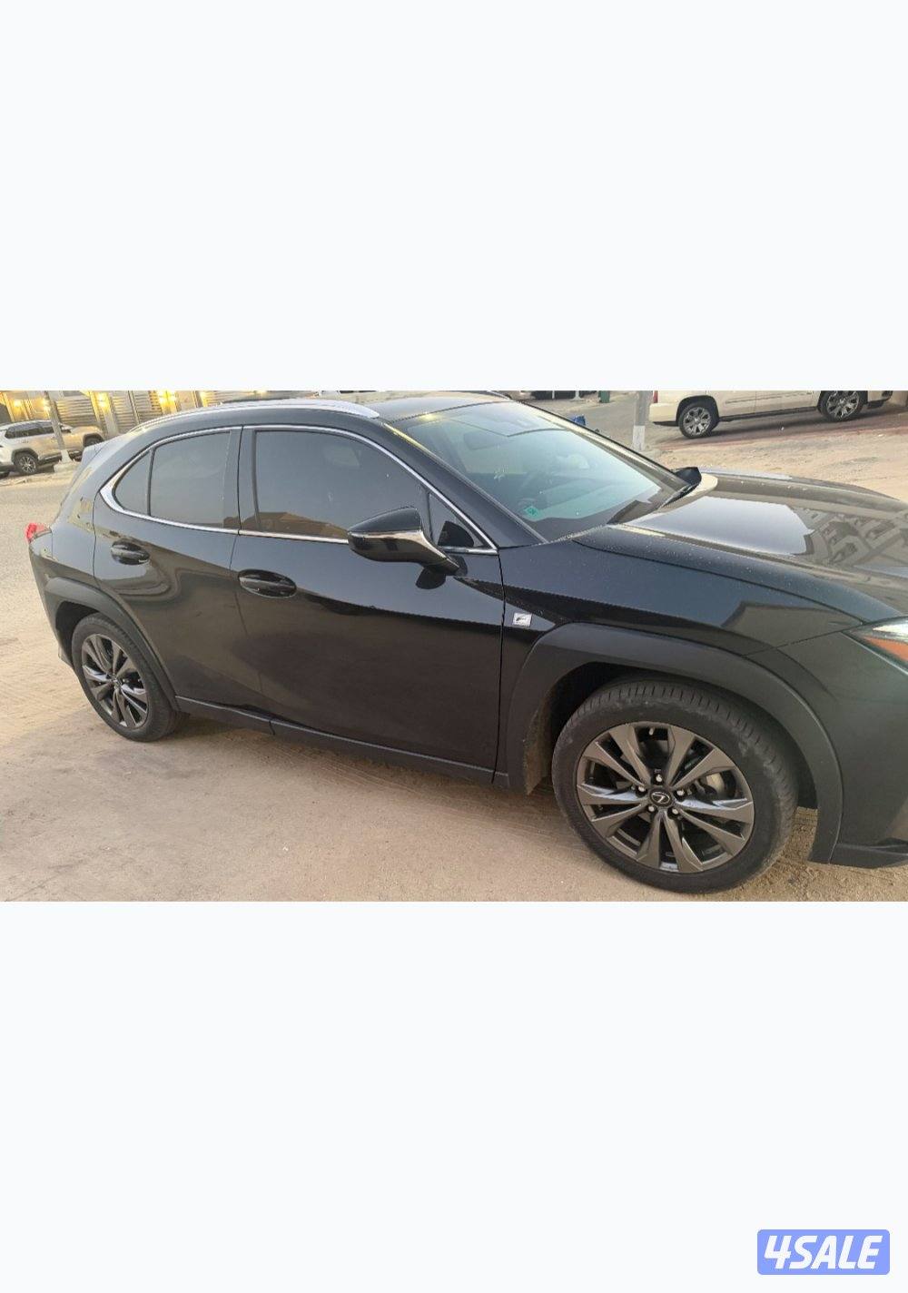 للبيع لكزس ux 2020 f sport الدرجه الاولى0