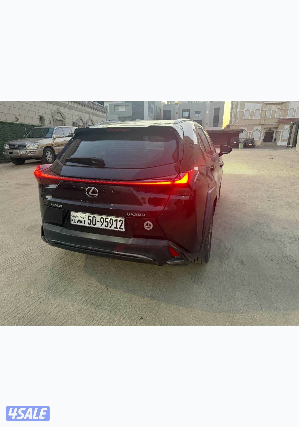 للبيع لكزس ux 2020 f sport الدرجه الاولى2