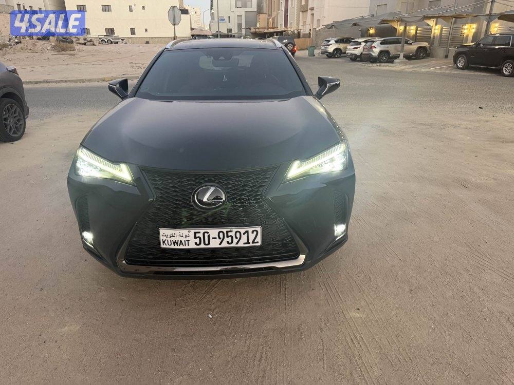 للبيع لكزس ux 2020 f sport الدرجه الاولى4