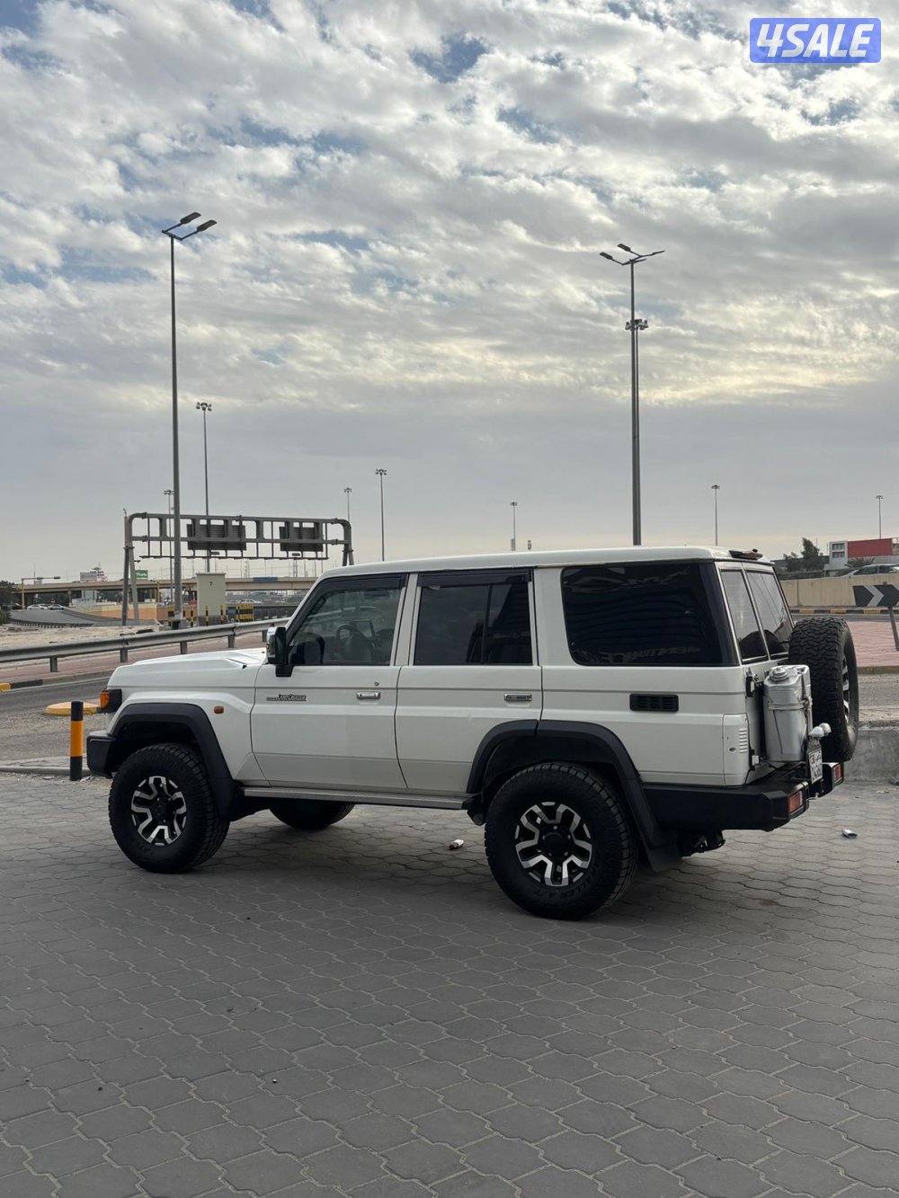 للبيع لاندكروز ٢٠١٣ مجدد الشكل الجديد5