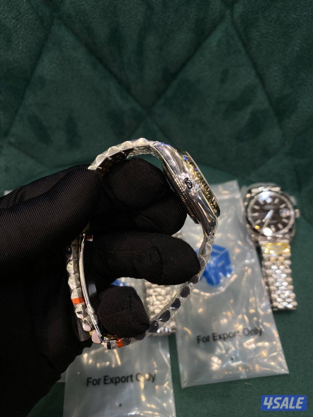 ساعات نسائية Vip4