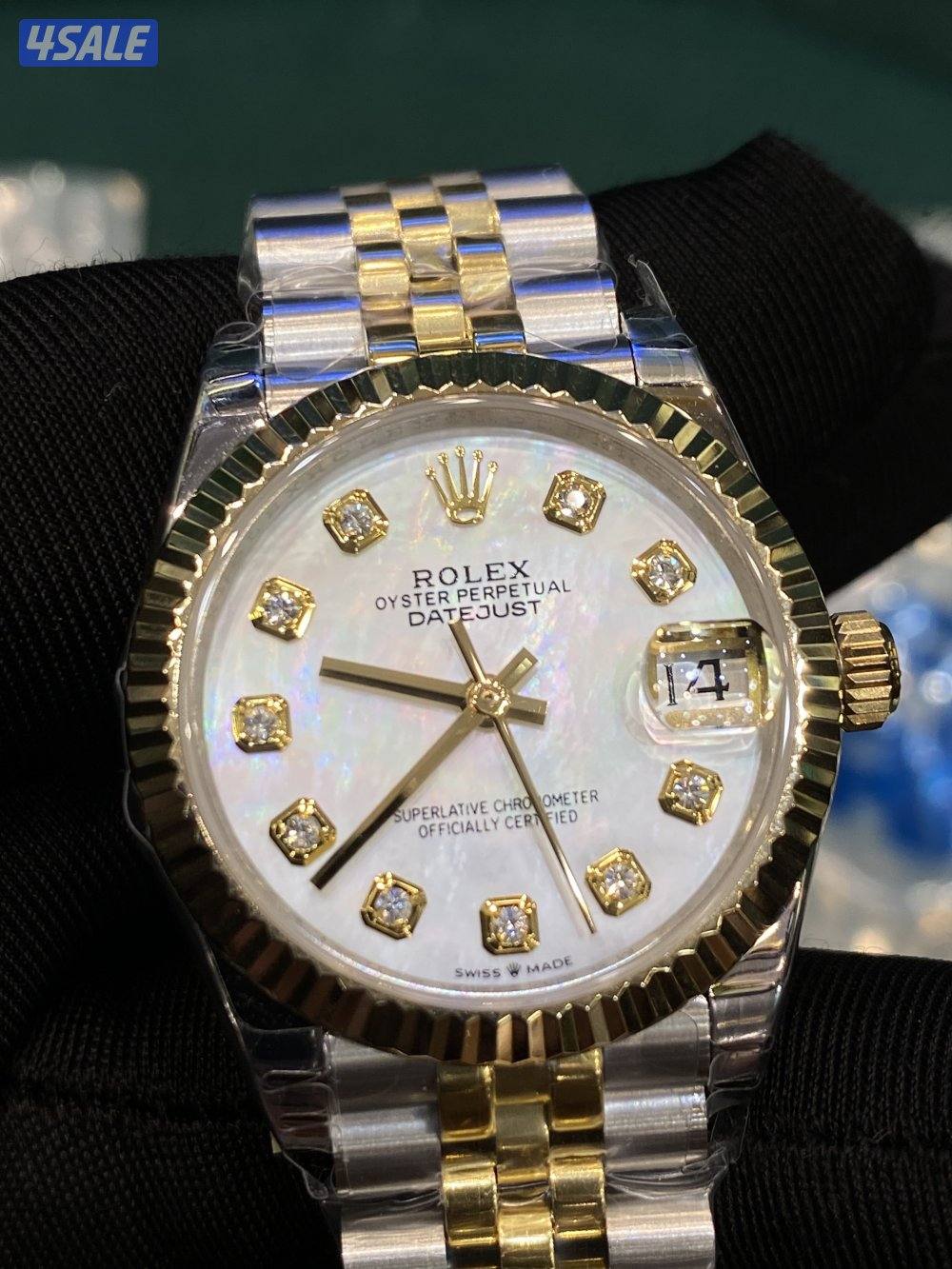 ساعات نسائية Vip7