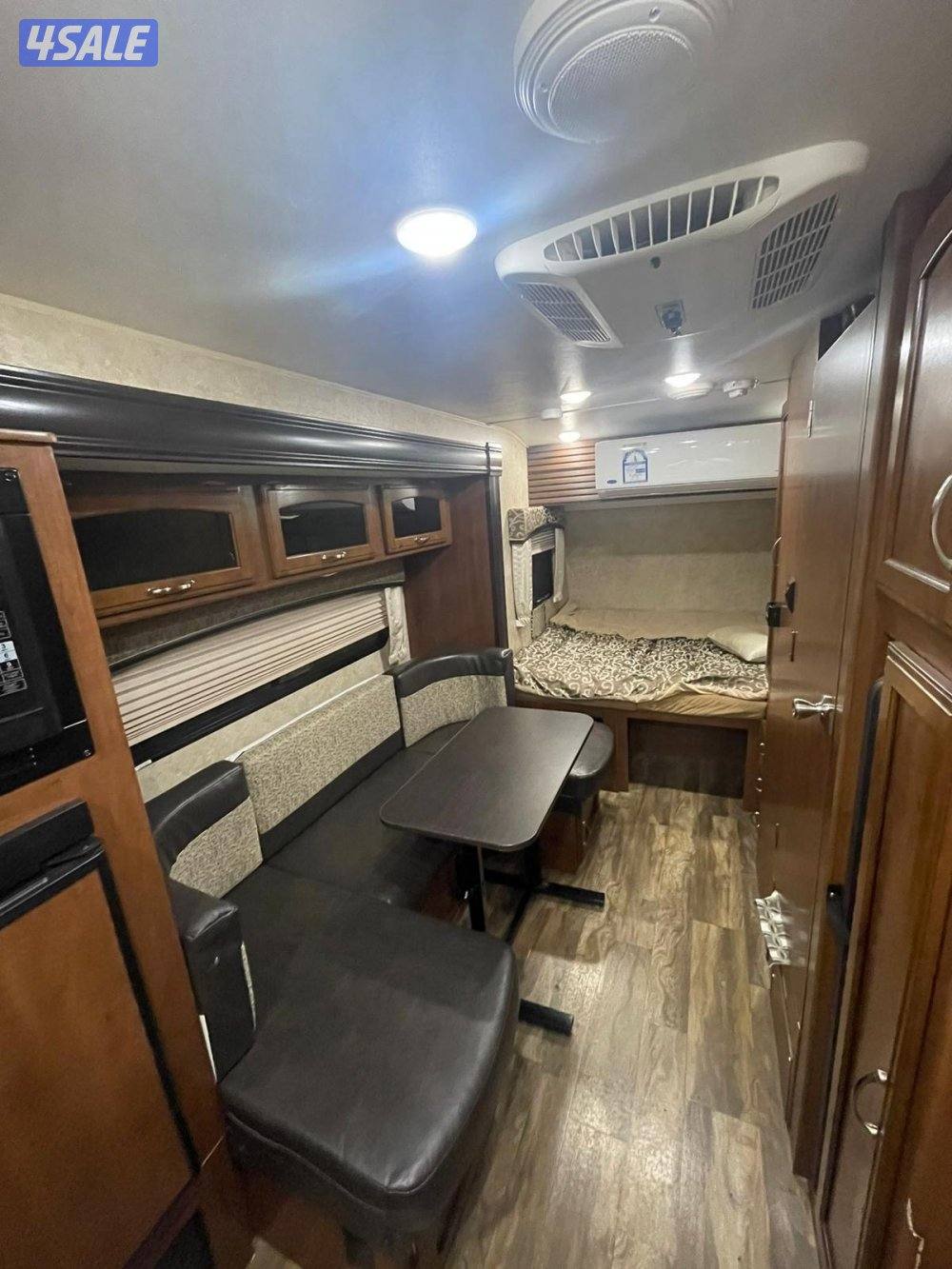 للبيع كرفان أمريكي jayco5