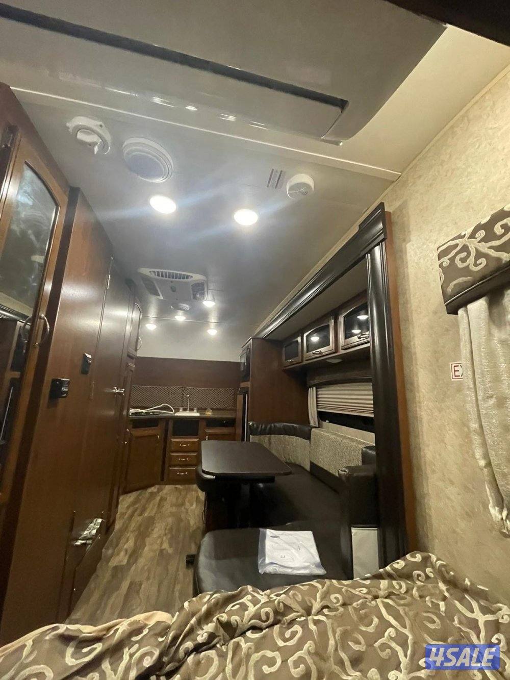 للبيع كرفان أمريكي jayco7