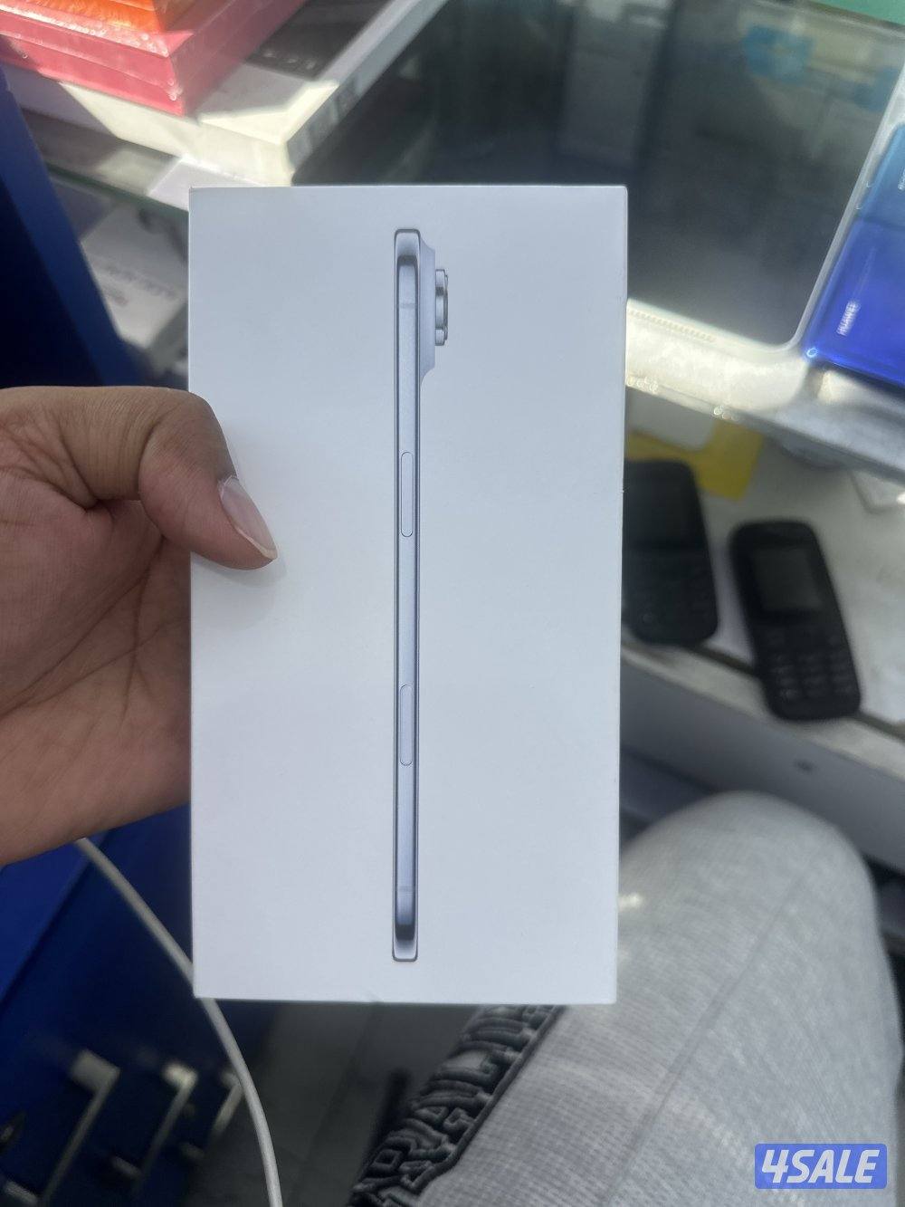 iphone 17 air ,512gb,sky blue ,used phone ,battery cycle count 670