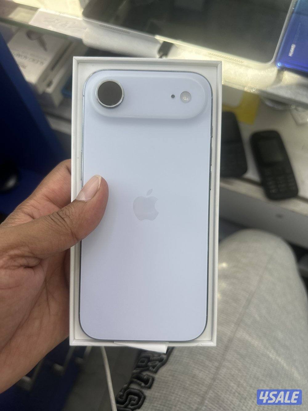 iphone 17 air ,512gb,sky blue ,used phone ,battery cycle count 671