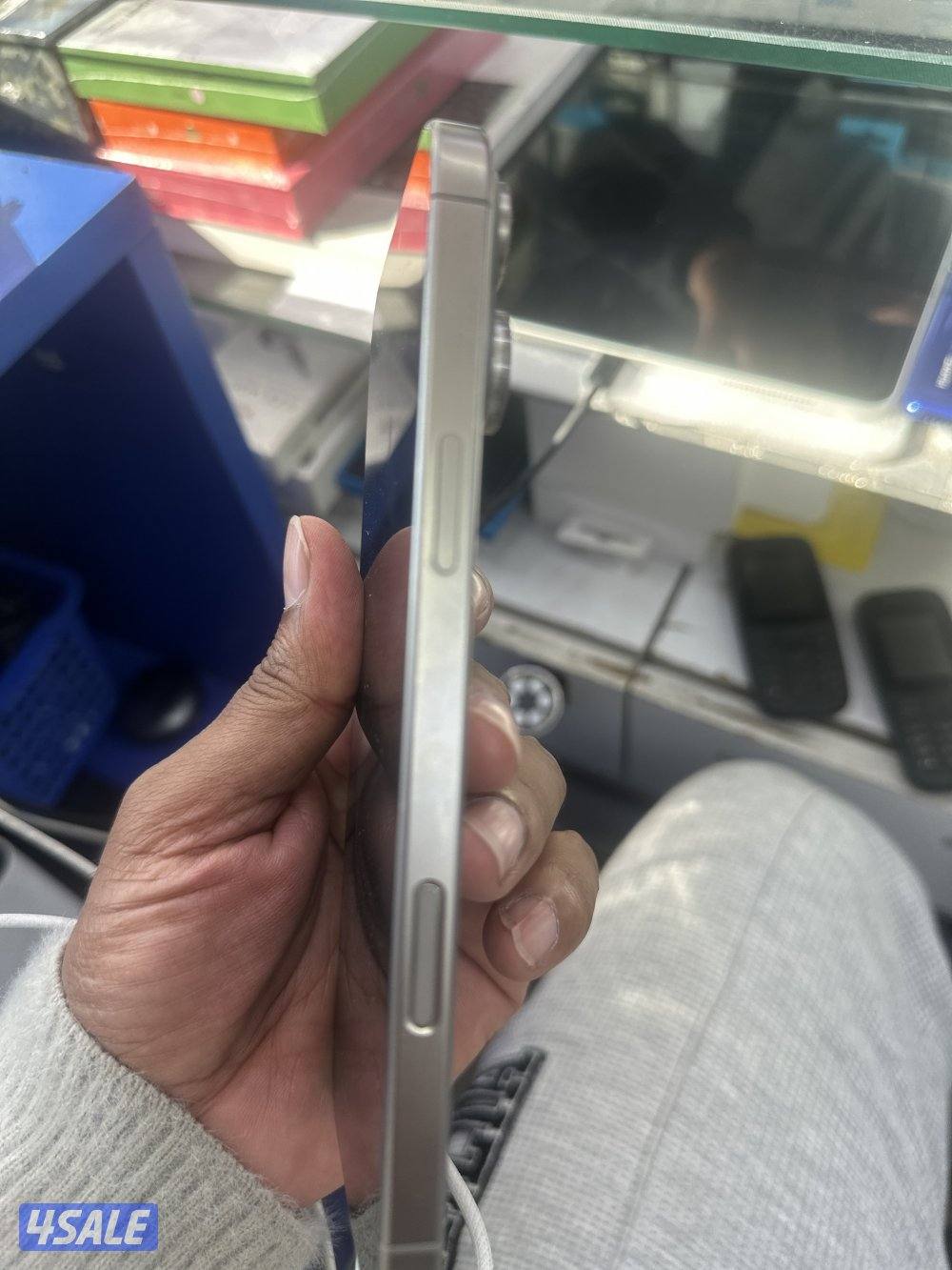 iphone 16 pro max ,256gb ,natural titanium,used phone ,battery cycle732