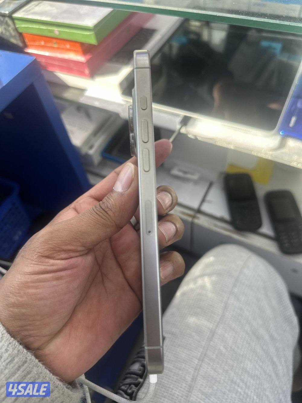 iphone 16 pro max ,256gb ,natural titanium,used phone ,battery cycle733