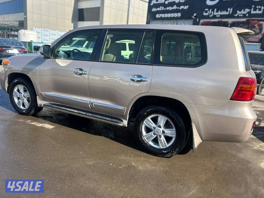 لاند كروزر GXR-V8 موديل 2013 ماشى 376.000 k.m وارد الساير .3