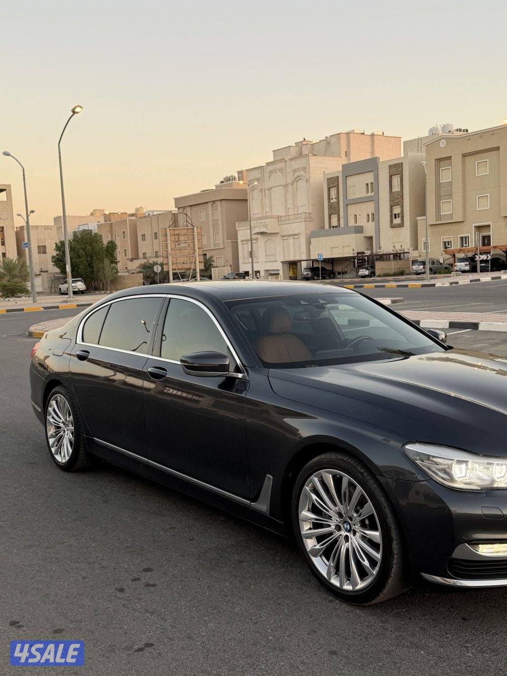 للبيع بي ام دبليو 730Liصبغ الوكاله3