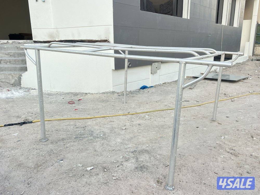 للبيع مظله المنيوم شبه جديدة مقاس 3 متر والعرض مترين و 40 سم0