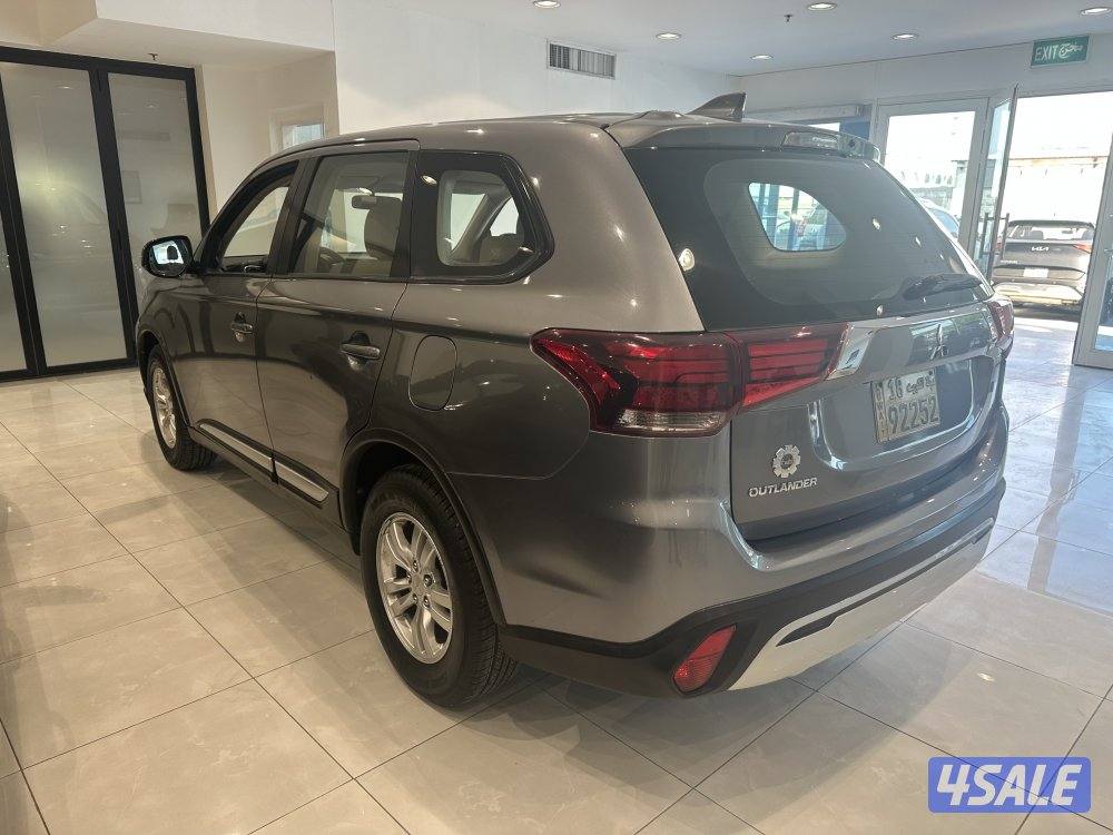 ميتسوبيشي اوتلاندر4