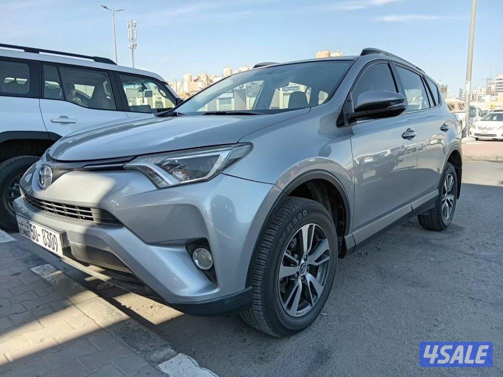 راف 4 موديل 2018 ماشي 180 الف صبغ الوكالة ماعدا قطعتين شرط الفحص1