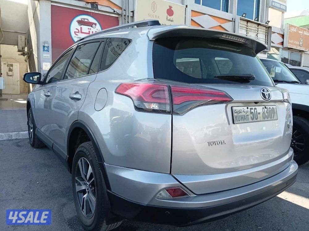 راف 4 موديل 2018 ماشي 180 الف صبغ الوكالة ماعدا قطعتين شرط الفحص3