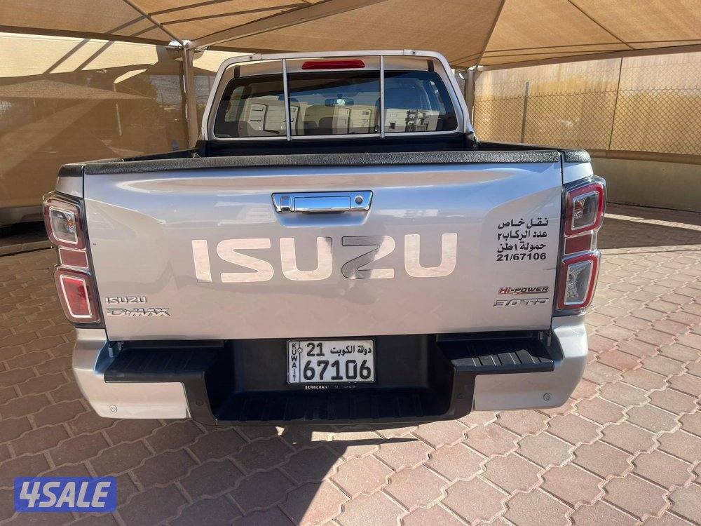 للبيع وانيت ايسوزو موديل 2022 ديزل شرط الفحص5