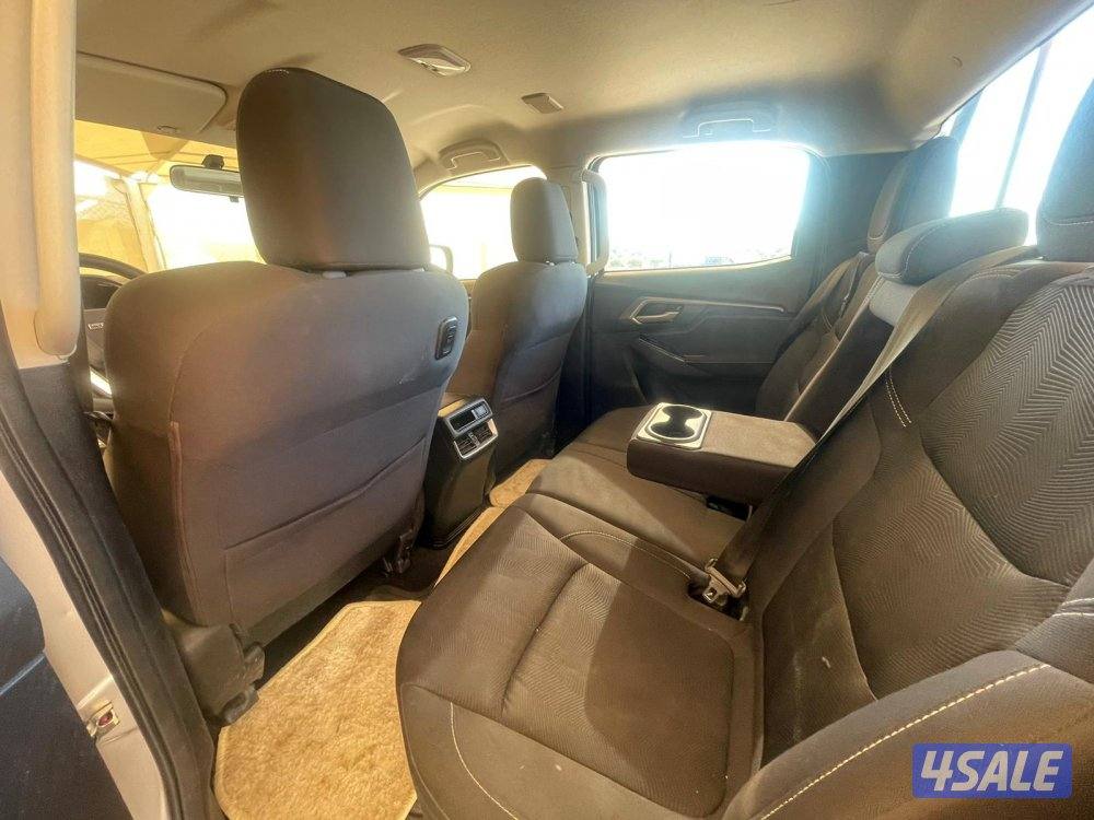 للبيع وانيت ايسوزو موديل 2022 ديزل شرط الفحص6