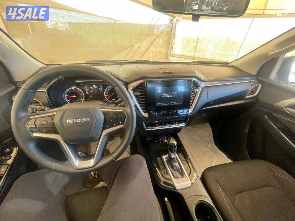 للبيع وانيت ايسوزو موديل 2022 ديزل شرط الفحص9