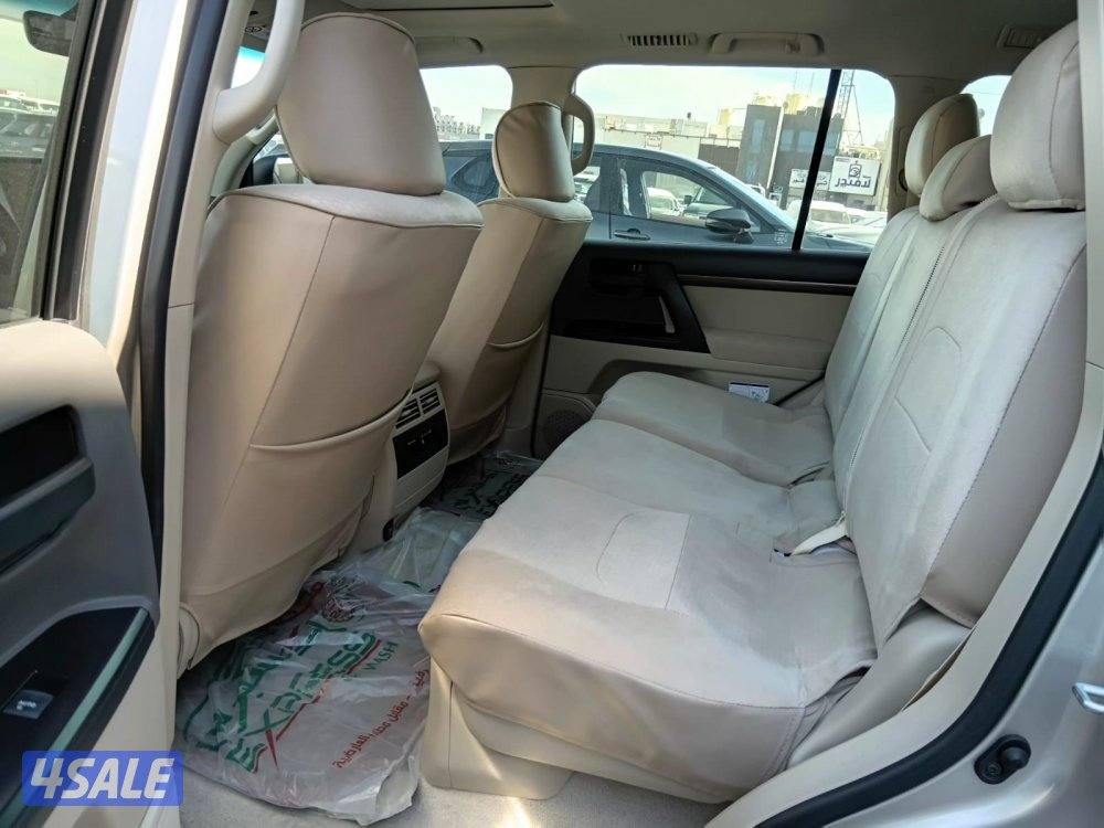 لاند كروزر موديل 2020 ماشي 22الف صبغ الوكالة شرط الفحص بالكامل7