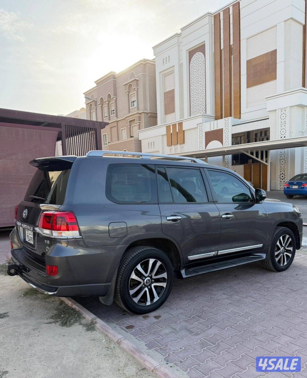 لاند كروز تورينق 2019 الساير عداد 220 الف3